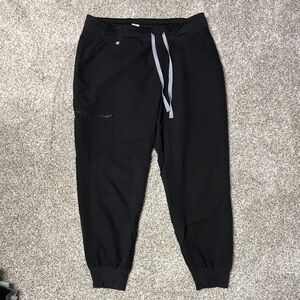 Figs Women's Black Jogger scrub pants